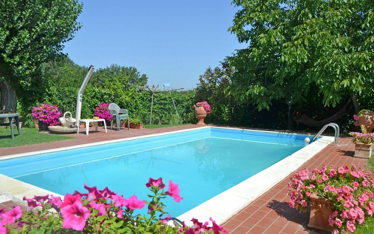 Casa Laura: Piscina