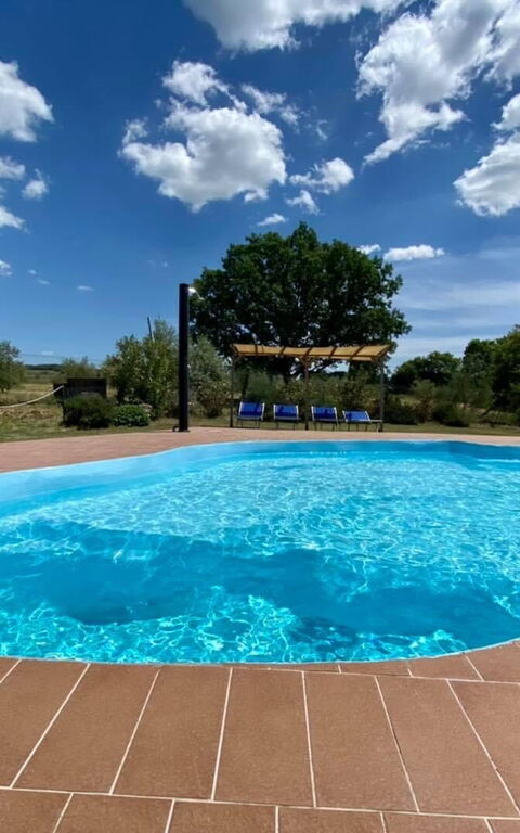 Funghi 2: all'aperto, Esterni, Giardino, Piscina