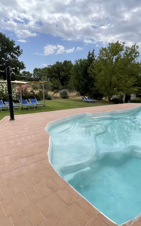 Funghi 2: all'aperto, Esterni, Giardino, Piscina