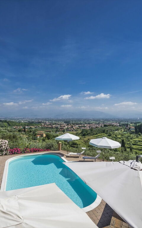 Villa Casalguidi: Giardino, Piscina