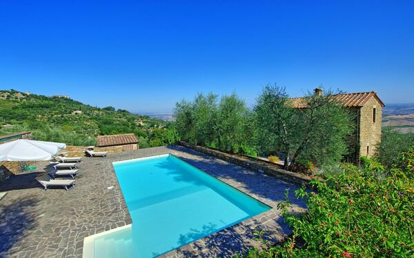 Villa Montalcino: Piscina, Vista Panoramica