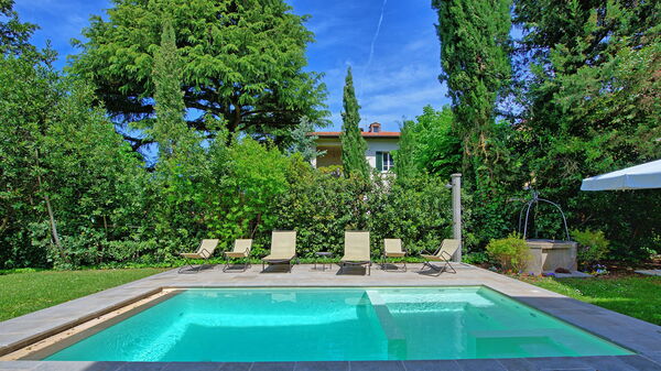 Villa Primula: Piscina
