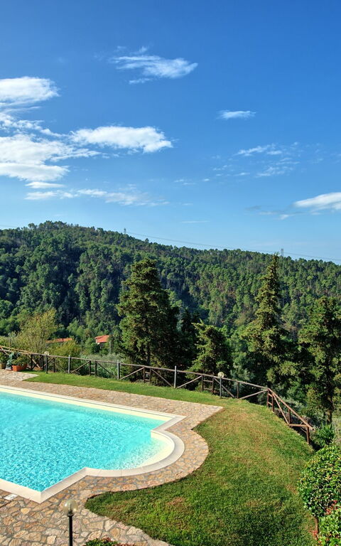 Il Gualdo: Piscina, Vista Panoramica