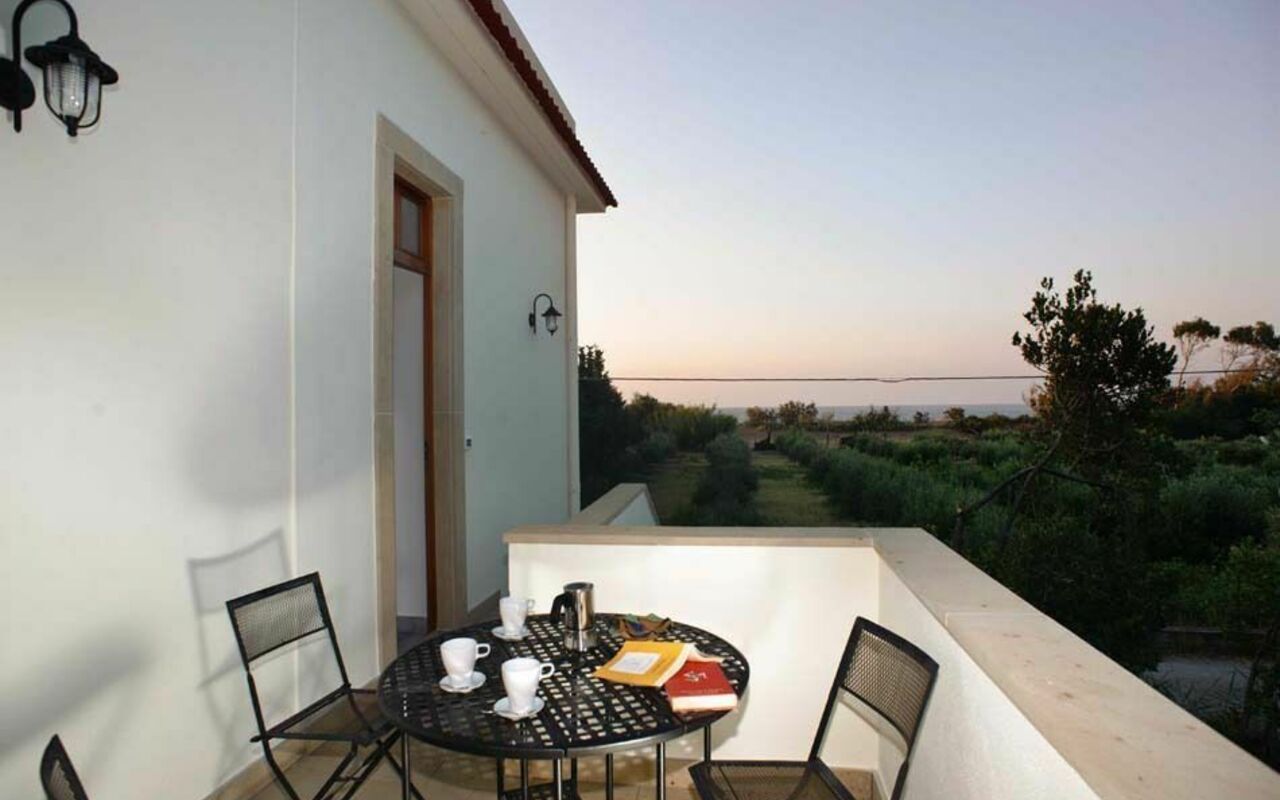 Cicero: Esterni, Giardino