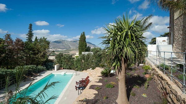 Baglio Maranzano - Titi: Giardino, Piscina