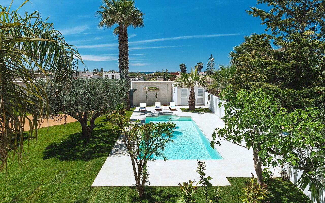 Casa Marsala: Giardino, Piscina