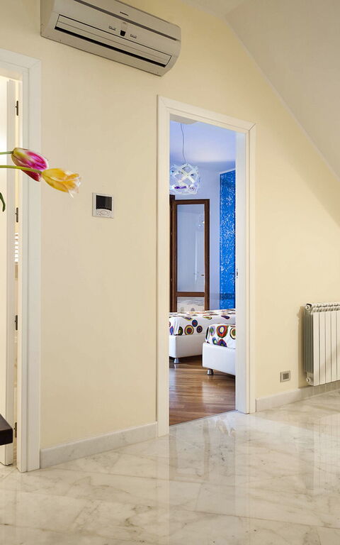 Afrodite: Altra Stanza