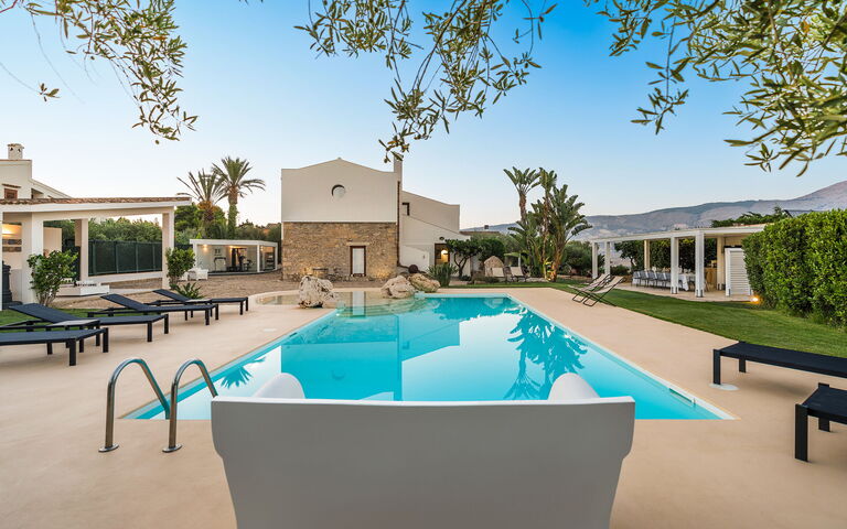 Villa Ager Costa: all'aperto, Esterni, Piscina