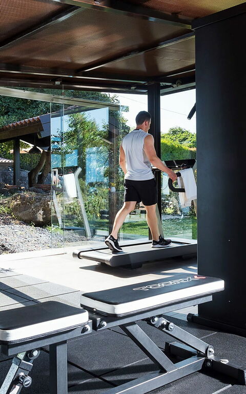 Viagrande: Attività