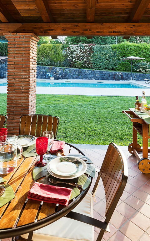 Viagrande: all'aperto, Piscina