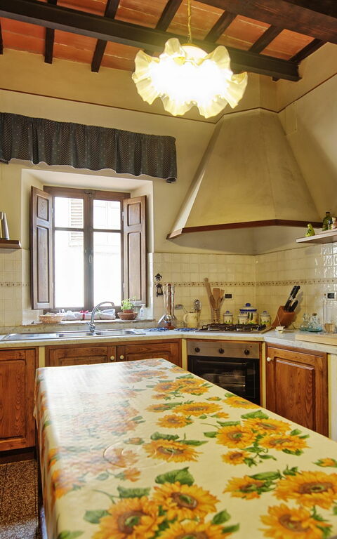 Villa Capolona: Cucina, Sala da pranzo