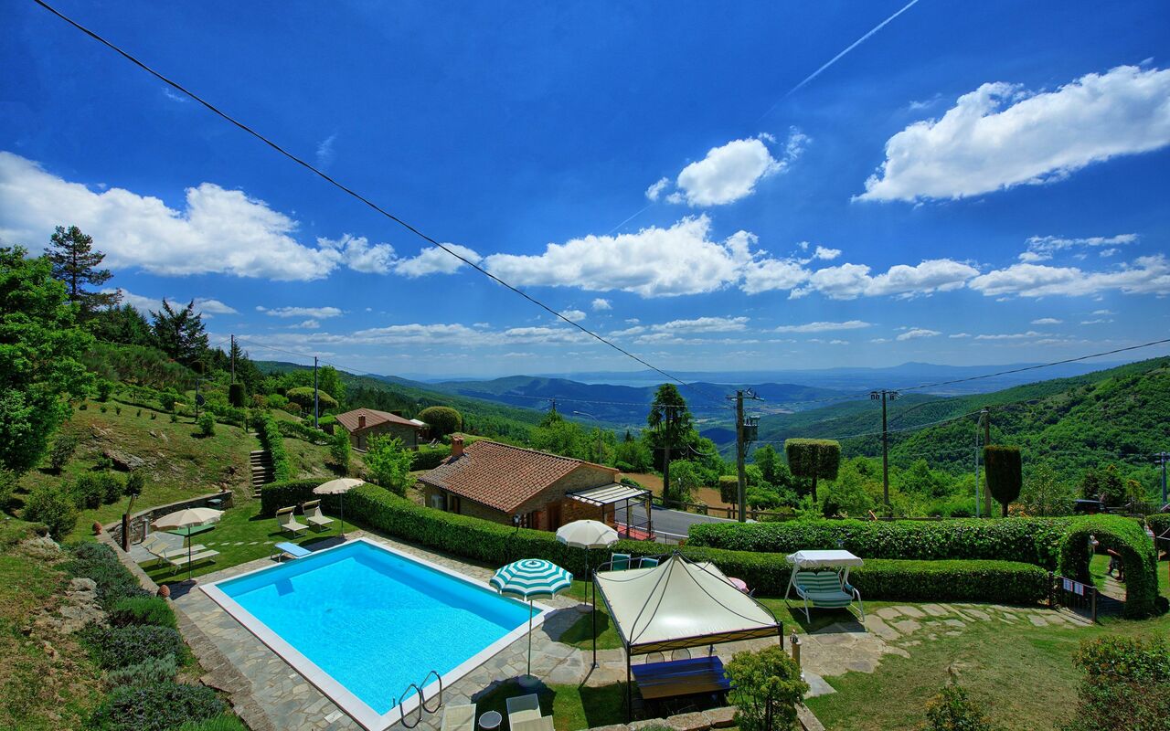 Villa Portole Uno: Piscina, Vista Panoramica