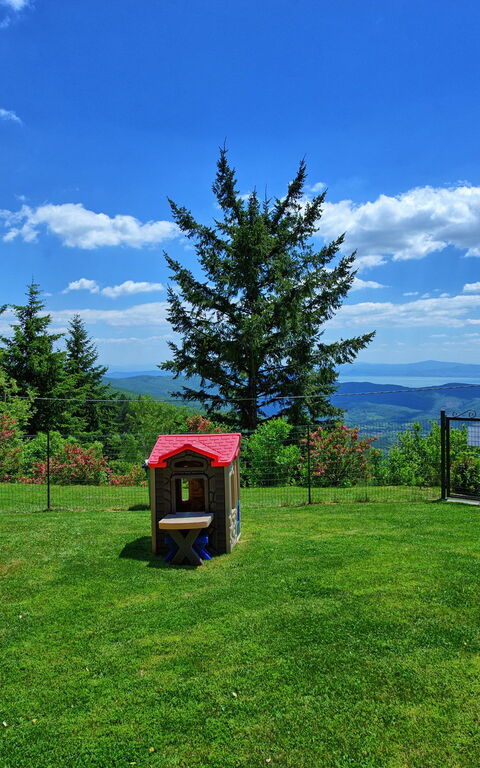 Villa Portole Due: Giardino, Vista Panoramica