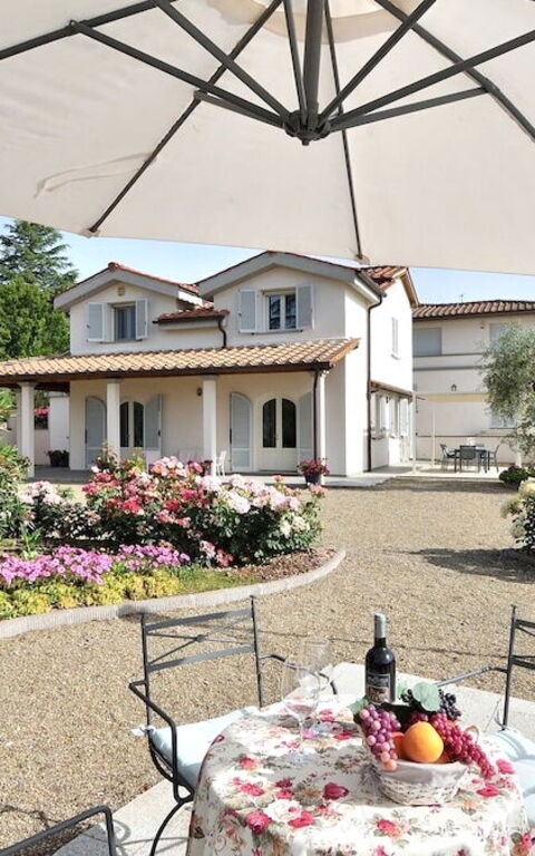 Villa Gaville: all'aperto, Giardino, Piscina