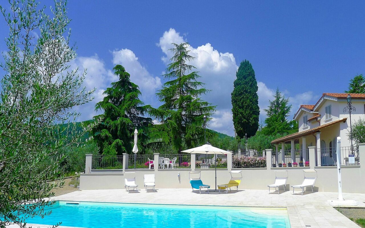 Villa Gaville: Piscina