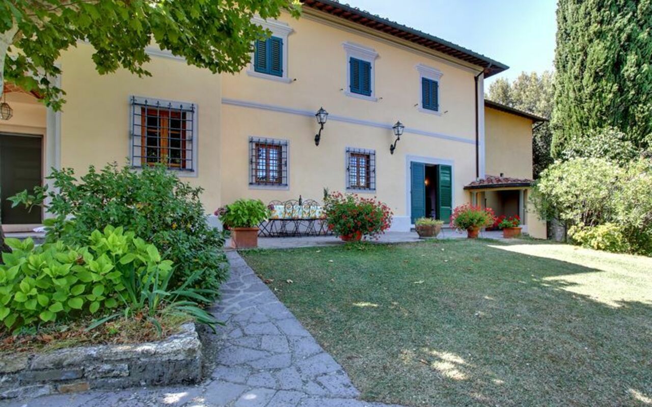 Villa Stolli: Esterni, Giardino
