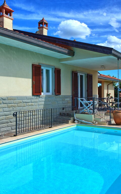 Villa Pratovecchio: all'aperto, Esterni, Piscina