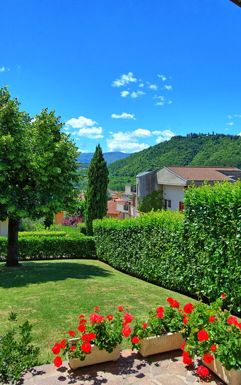 Villa Pratovecchio: all'aperto, Giardino, Vista Panoramica