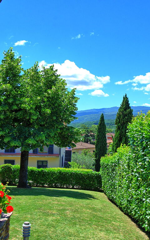 Villa Pratovecchio: all'aperto, Giardino