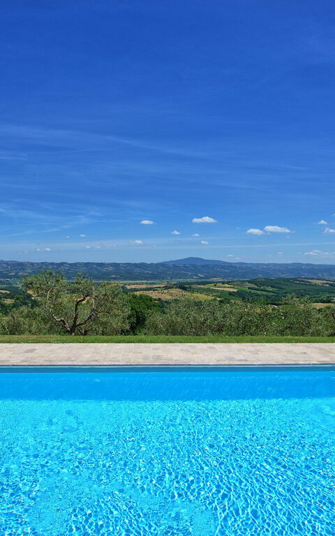Casa Olivia: Piscina, Vista Panoramica
