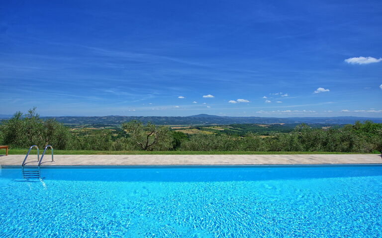 Casa Olivia: Piscina, Vista Panoramica