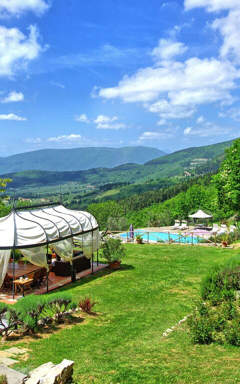 Villa Tenuta Lonciano: all'aperto, Estate, Giardino, Vista Panoramica
