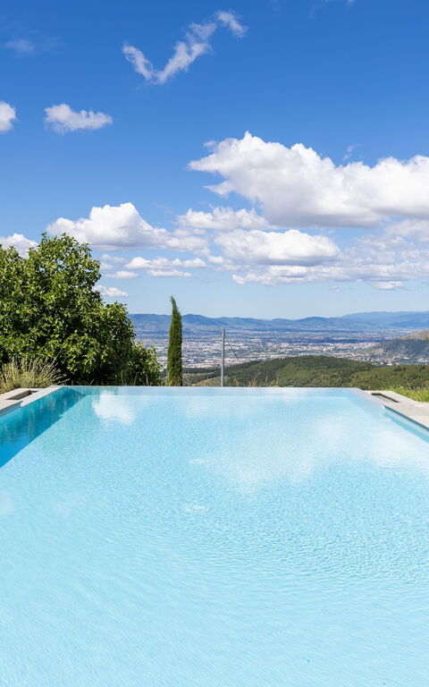 Villa Tenuta Lonciano: all'aperto, Piscina, Vista Panoramica