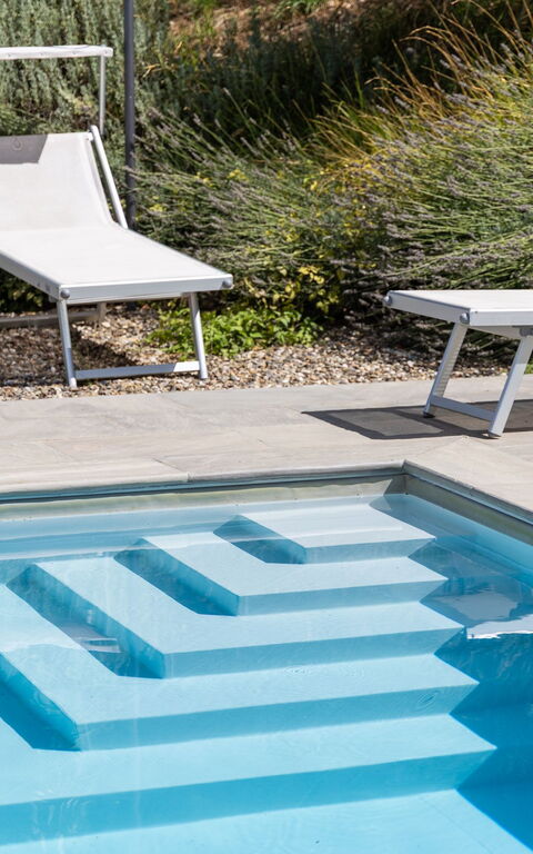 Villa Tenuta Lonciano: all'aperto, Piscina