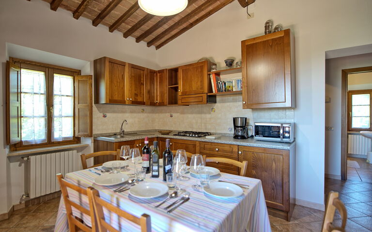 Villa Picchio: Cucina, Sala da pranzo, Soggiorno