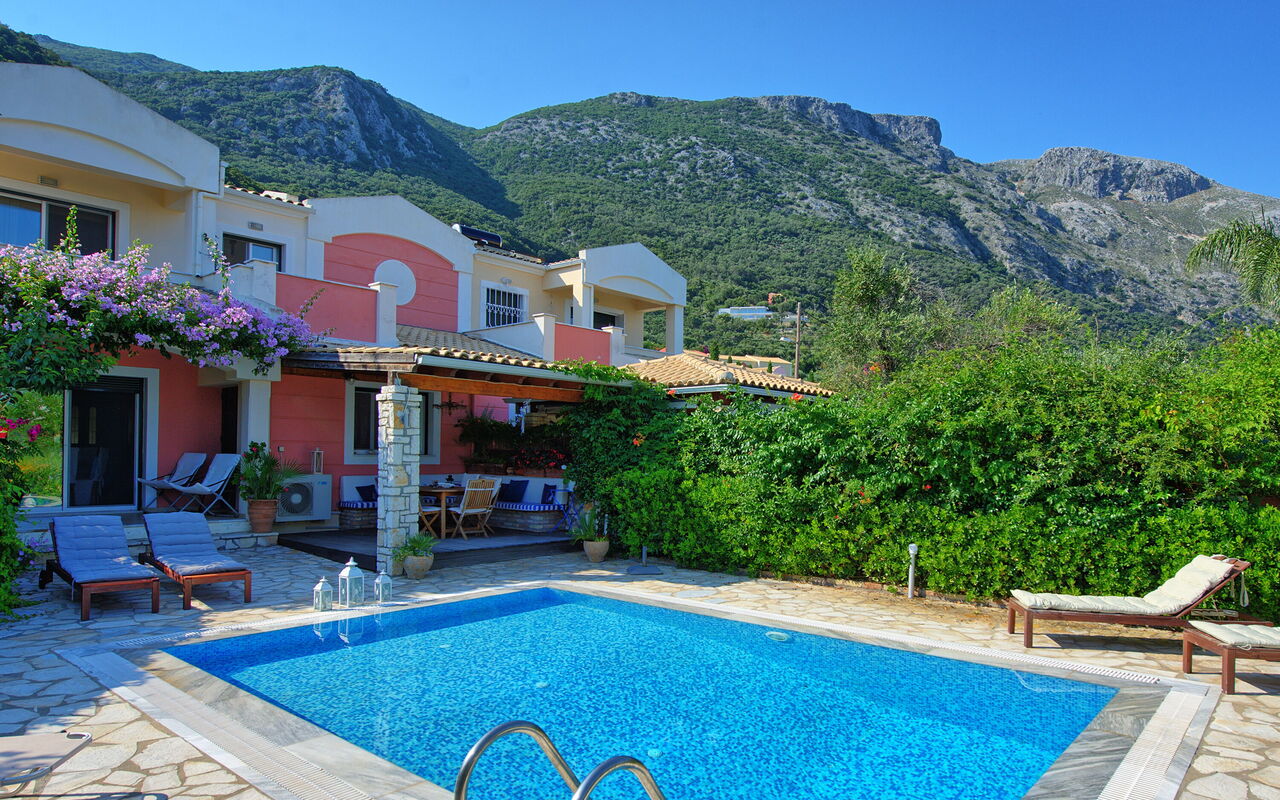Beach Villa Blue: all'aperto, Esterni, Giardino, Piscina