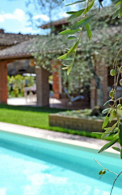 Il Fienile Di Giovanna: Giardino, Piscina