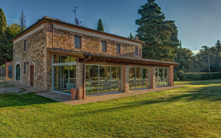 Montaione: Esterni, Giardino