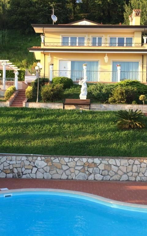 Villa Sophia: all'aperto, Piscina