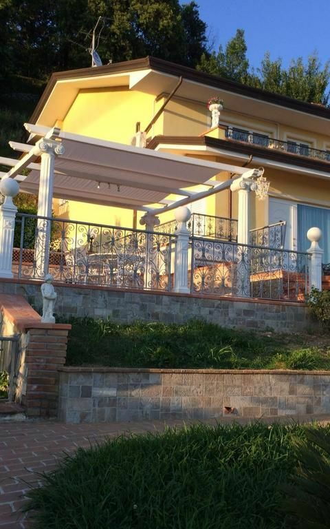 Villa Sophia: all'aperto