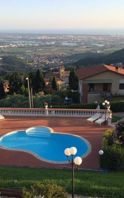 Villa Sophia: Piscina, Vista Panoramica
