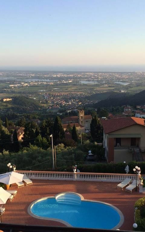 Villa Sophia: Piscina, Vista Panoramica