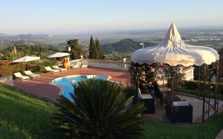 Villa Sophia: Piscina, Vista Panoramica