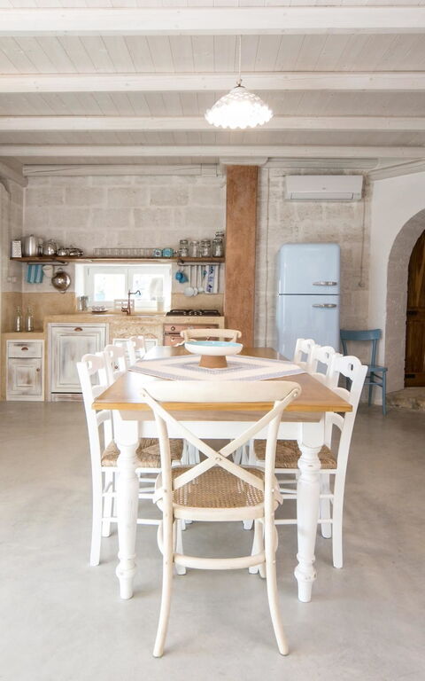Trullo Torre Suda: Cucina, Sala da pranzo