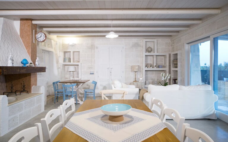 Trullo Torre Suda: Cucina, Sala da pranzo