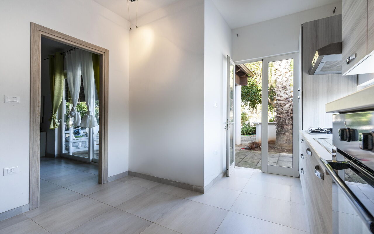 Alloggio Cotriero Crystal: Cucina, Entrata Principale