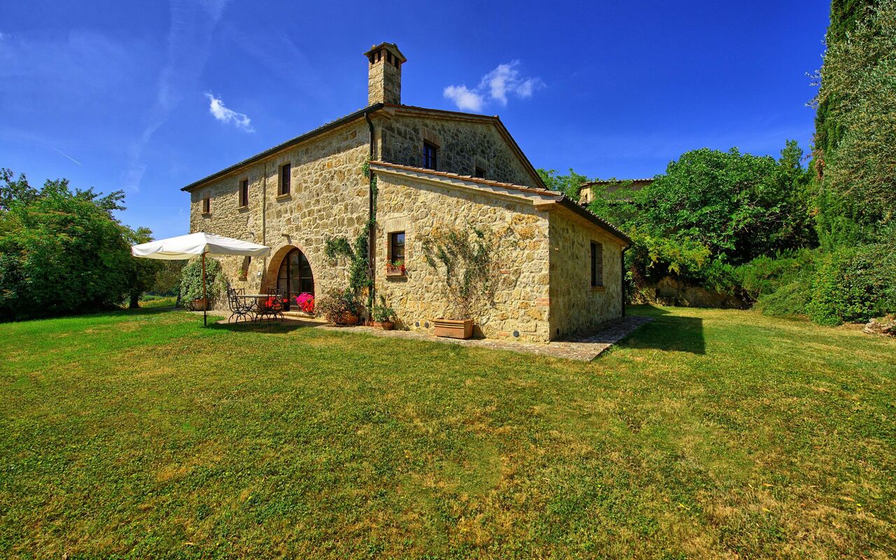 Villa Sarteano: Esterni, Giardino
