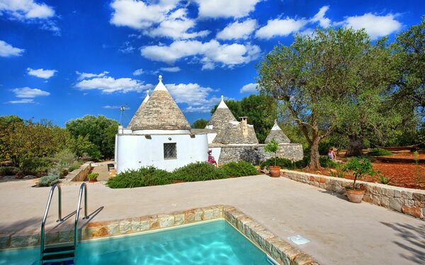Trullo Pascarosa: Giardino, Piscina