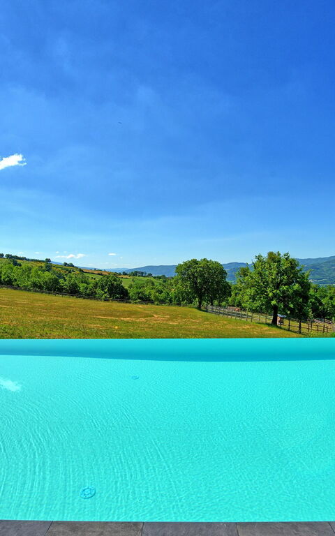 Casale Daniele: Piscina
