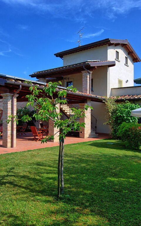 Casale Tiziano: all'aperto, Giardino