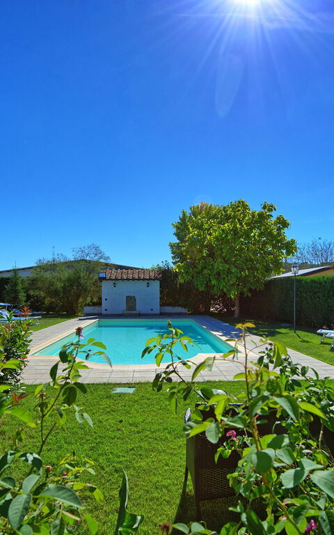 Casale Tiziano: all'aperto, Giardino