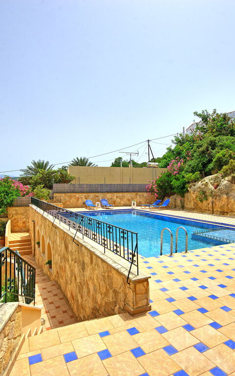 Villa Sevi Grande: Giardino, Piscina