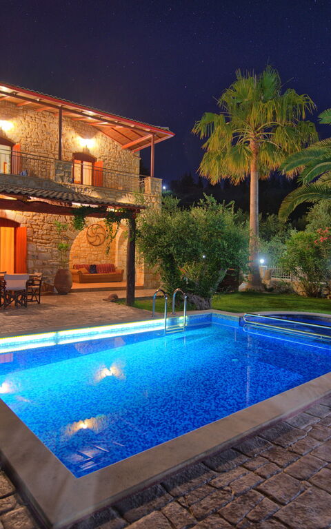 Villa Vrisses: all'aperto