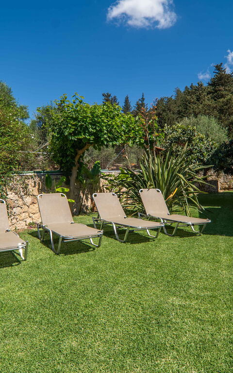 Villa Vrisses: all'aperto, Esterni, Giardino
