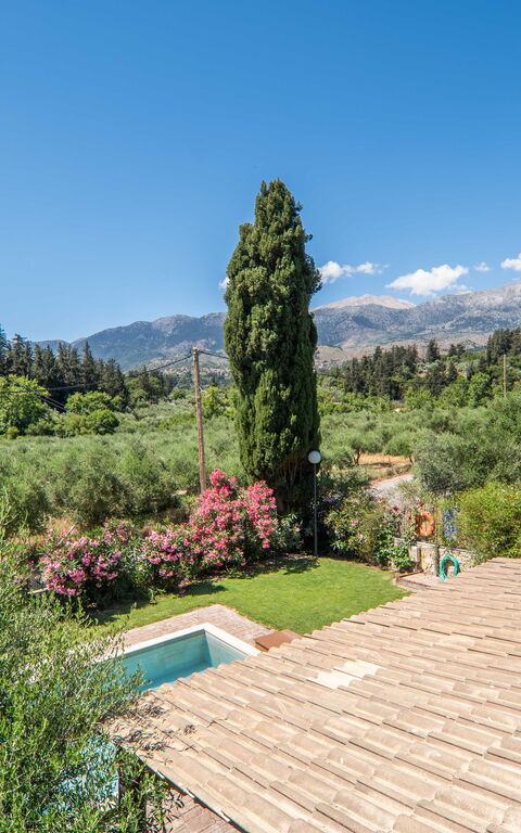 Villa Vrisses: Piscina, Vista Panoramica