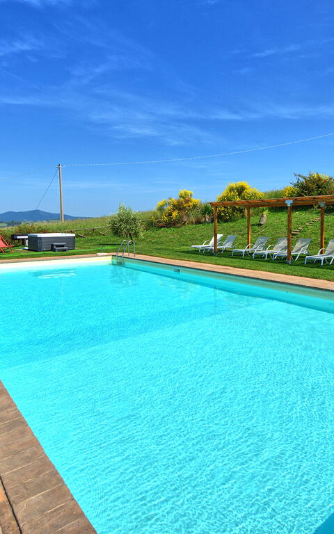 Casale Santa Francesca: all'aperto, Giardino, Piscina